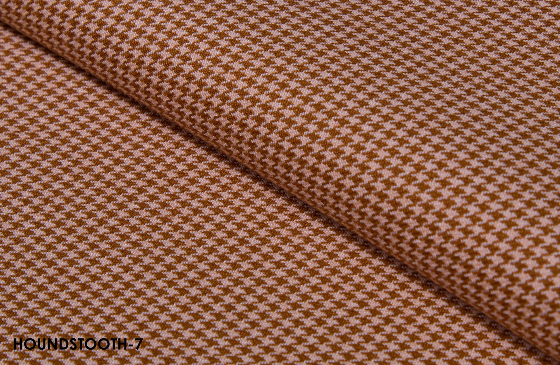 HOUNDSTOOTH7 FOLD SHOT